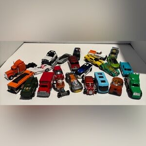 Lot of 23 Die Cast Metal Vehicles - Matchbox Hot Wheels Maisto 2002 - 2020